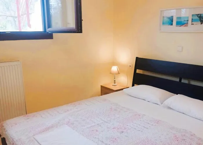 στην κουτσουπιά * Kókkinon Nerón