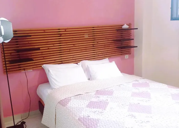 στην κουτσουπιά Kókkinon Nerón